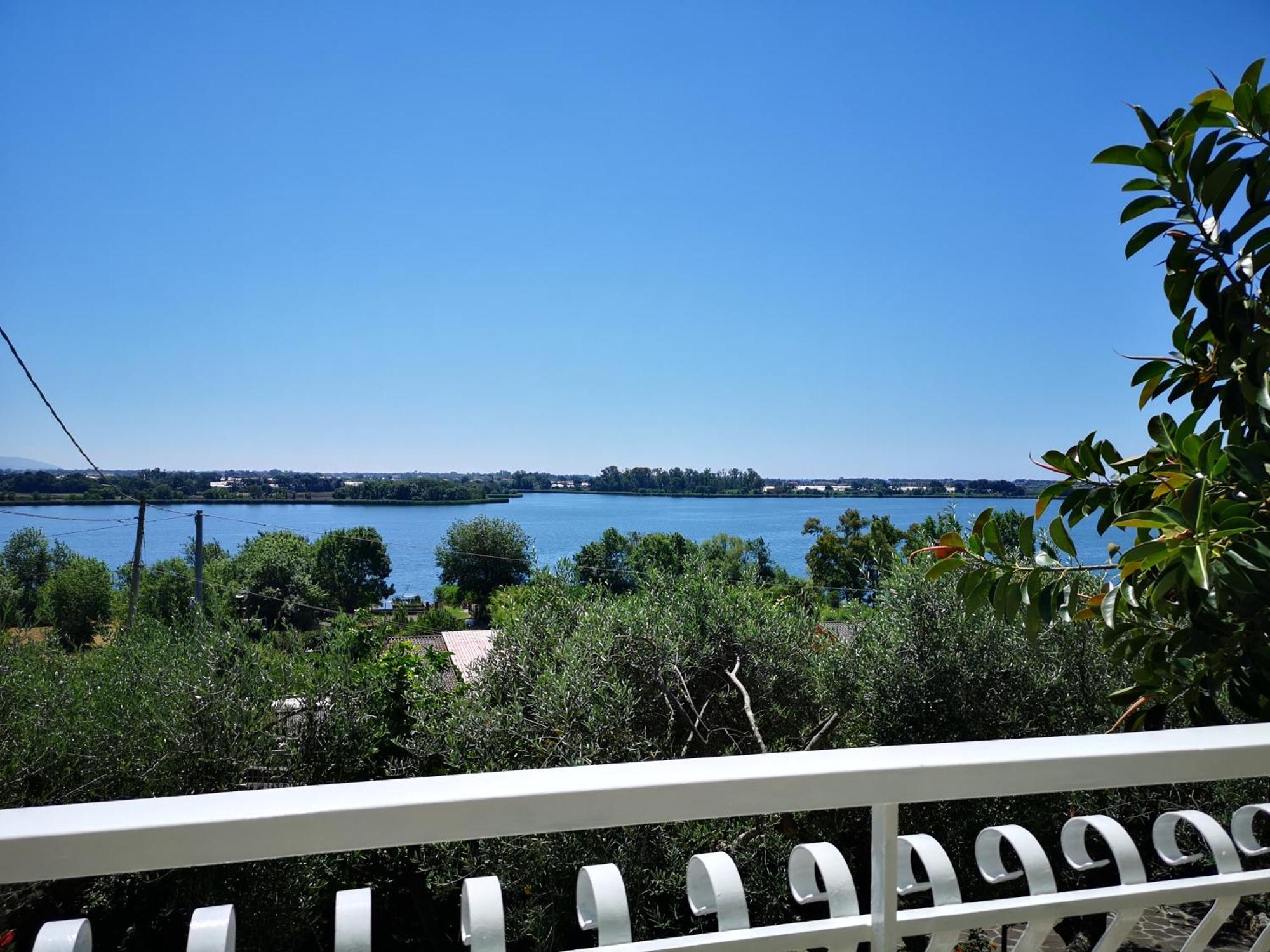 Sul Lago Dorato Terracina Phòng bức ảnh